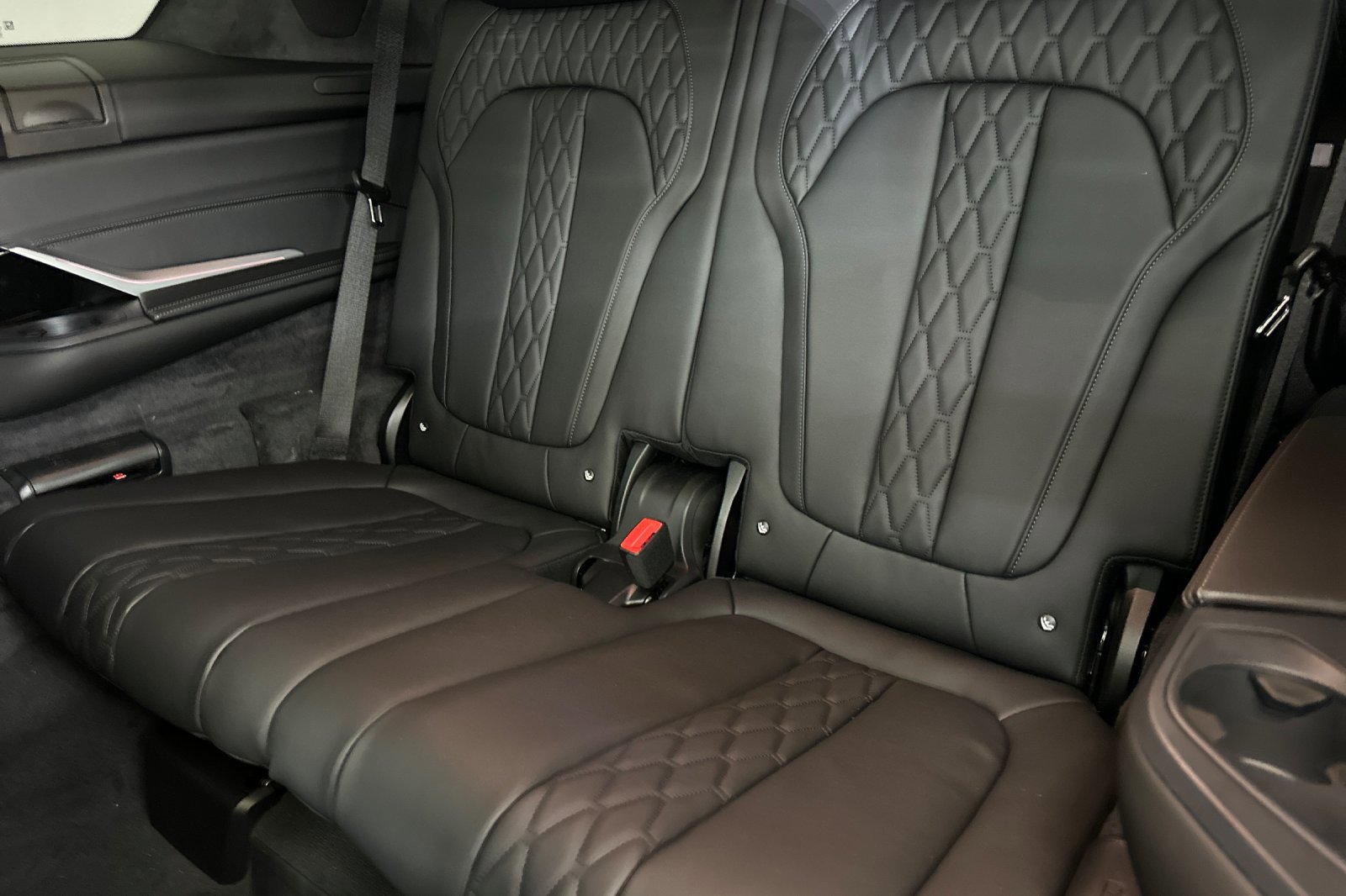 New 2026 BMW X7 M60i image 28