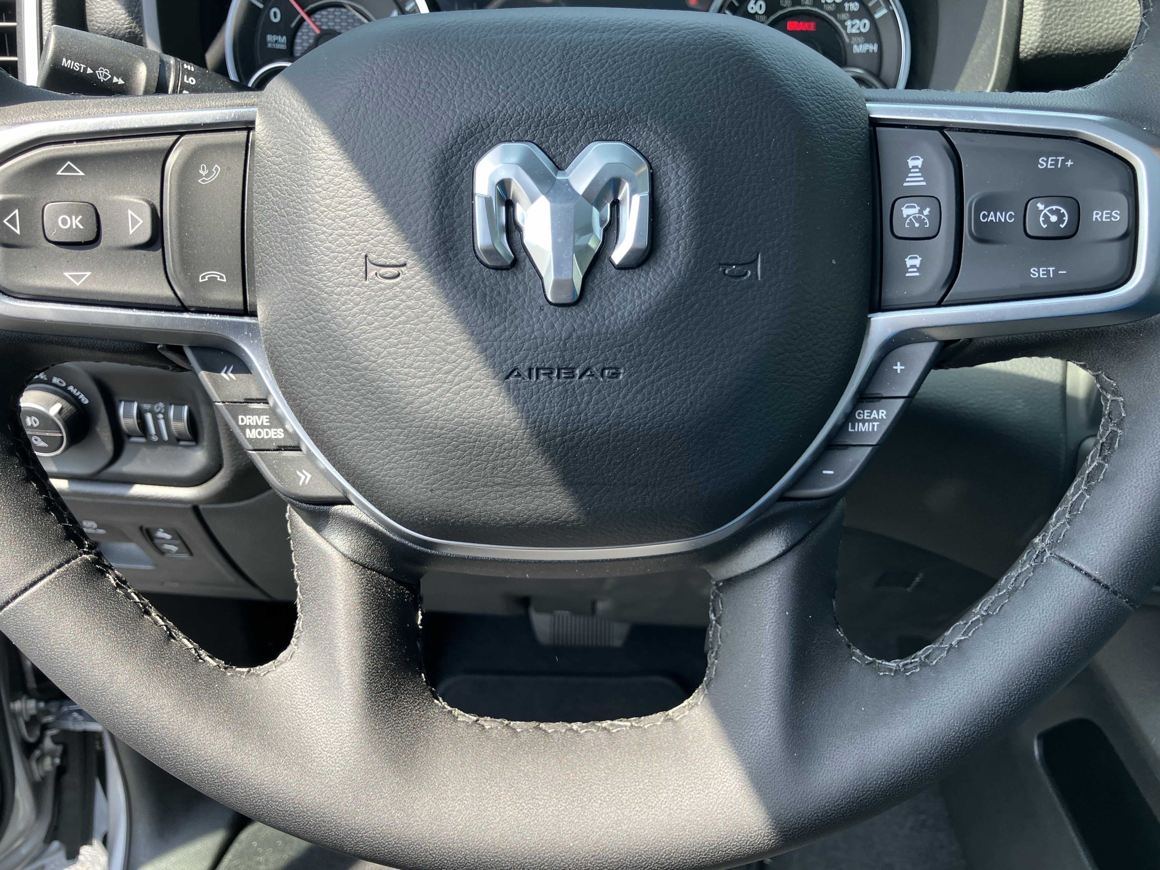 Used 2025 RAM 1500 Big Horn AWD/4WD image 30