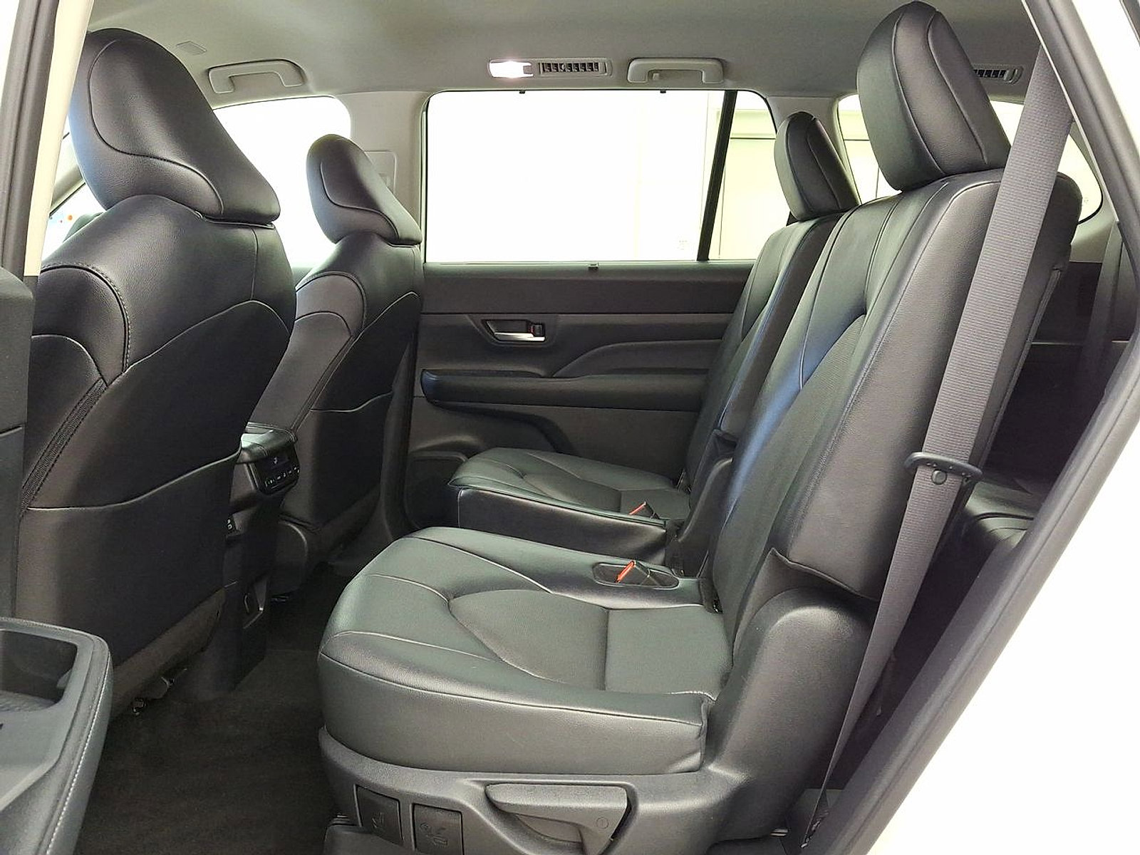 Used 2024 Toyota Grand Highlander XLE image 20