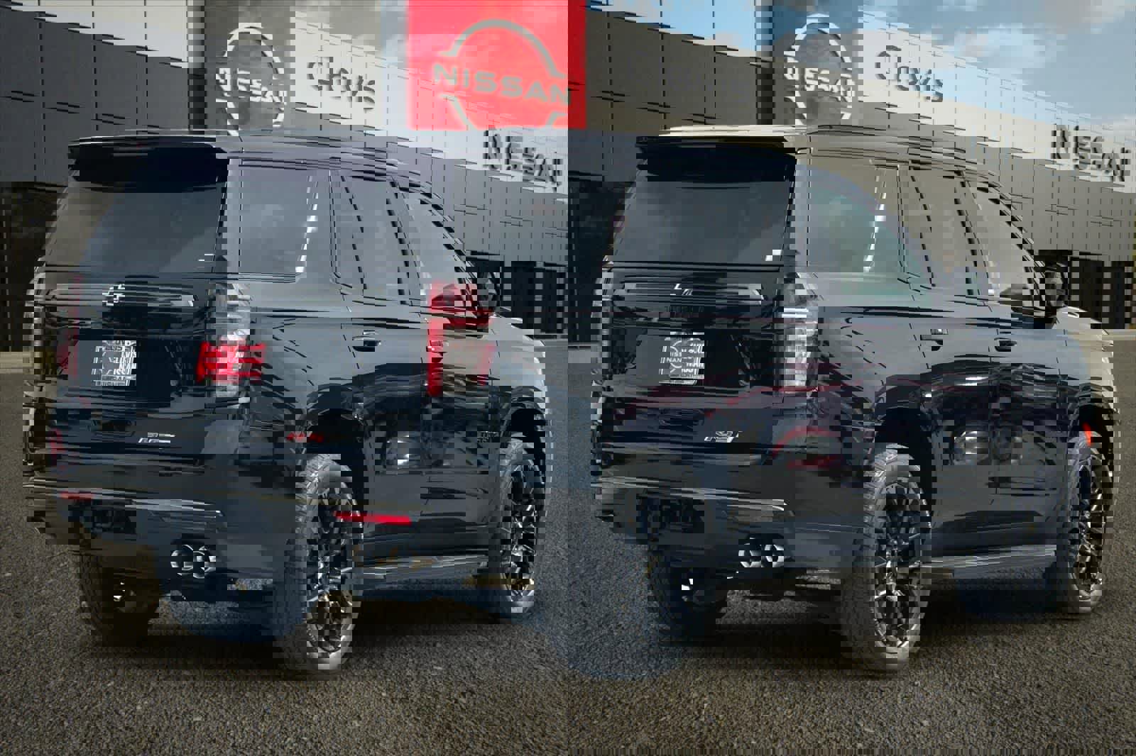 Used 2022 Chevrolet Tahoe RST w/ Sport Performance Package image 3