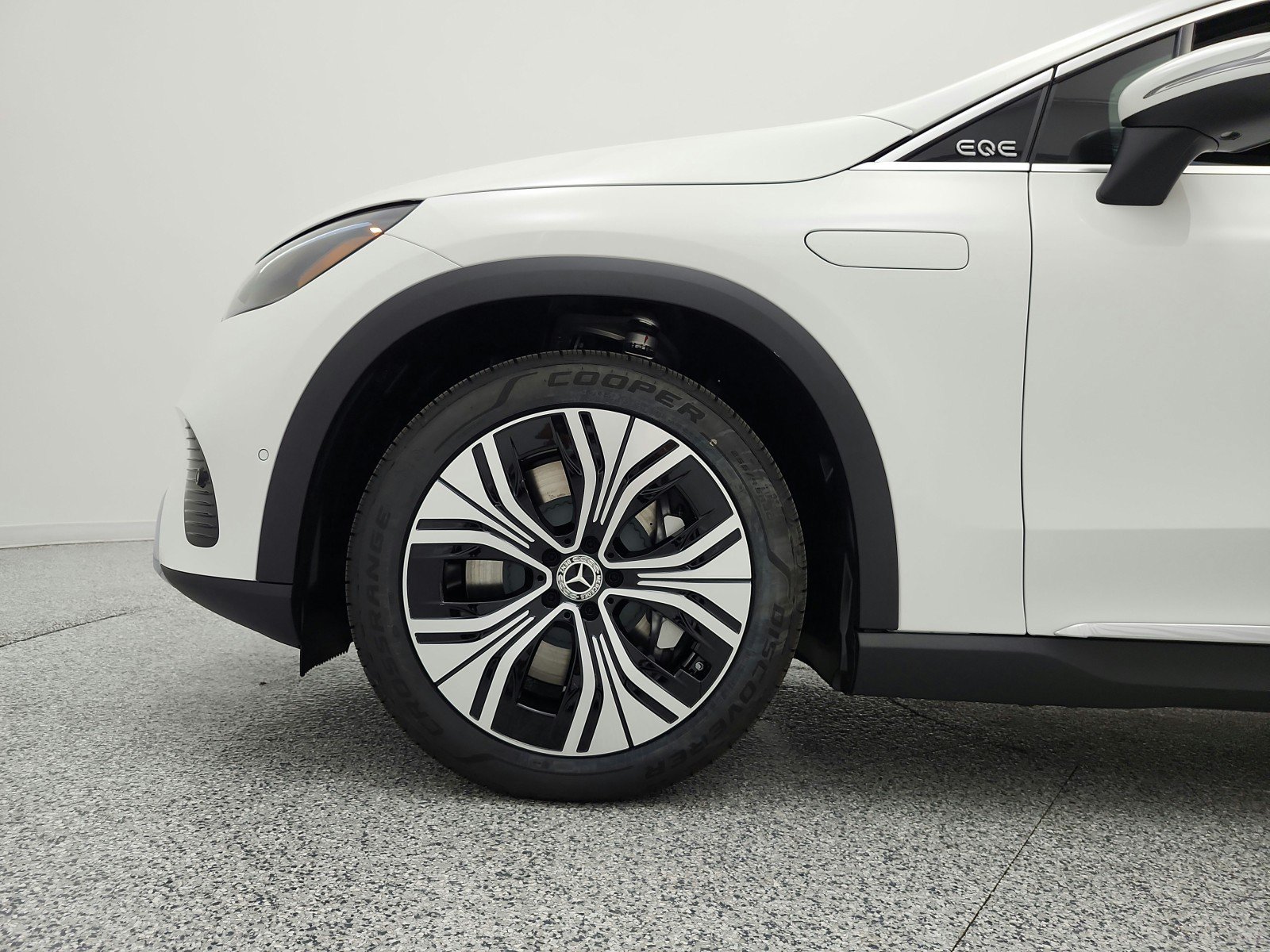 New 2027 Mercedes-Benz EQE 320+ SUV image 12
