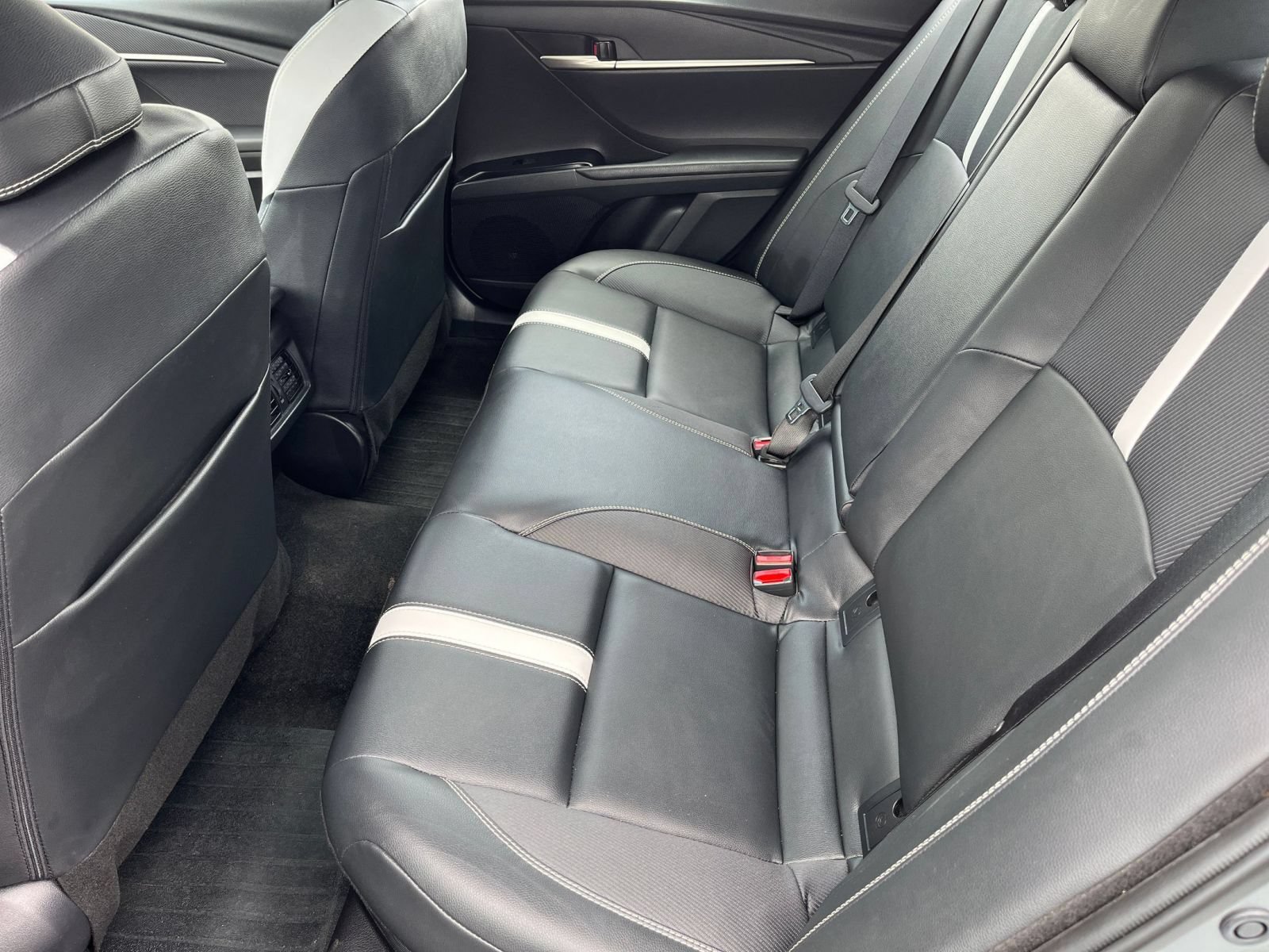 Used 2025 Toyota Camry SE FWD image 29