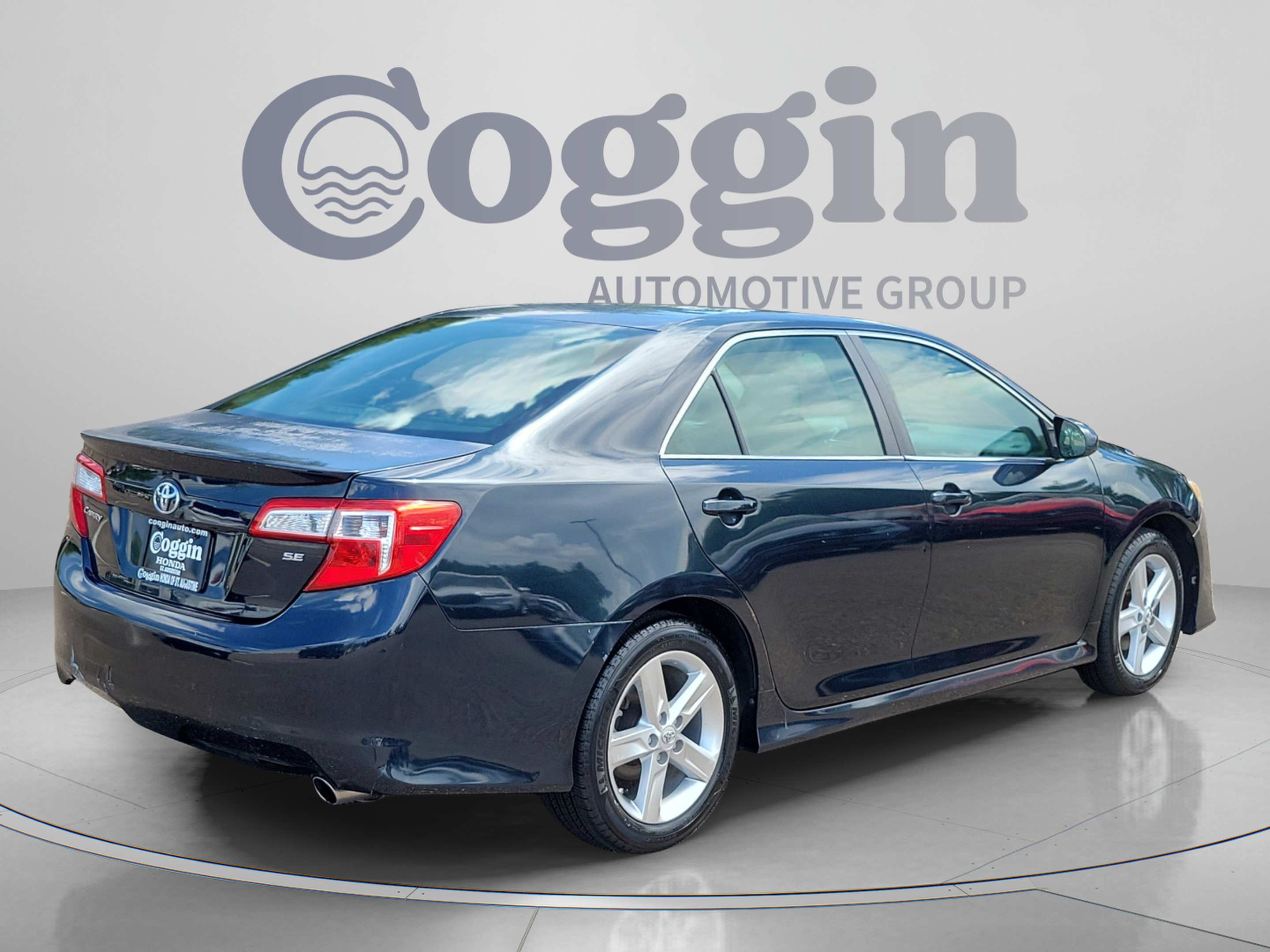 Used 2014 Toyota Camry SE FWD image 5