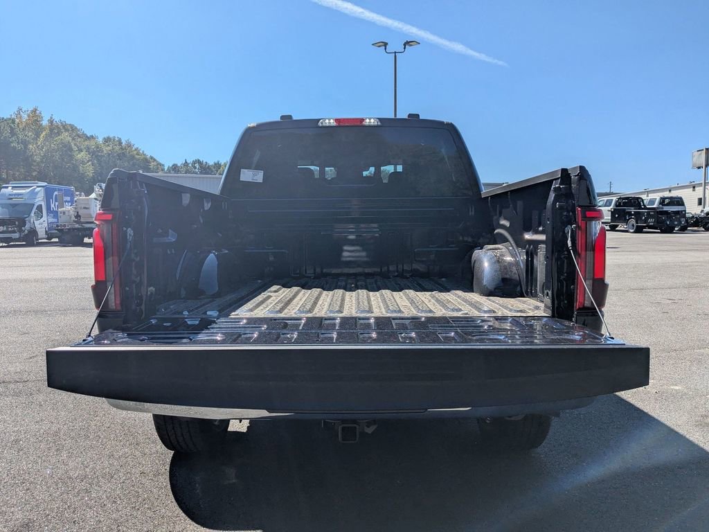 New 2025 Ford F150 Lariat w/ Equipment Group 501A Mid image 8