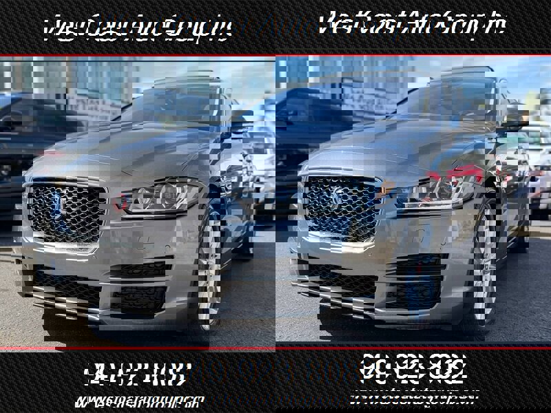 Used 2019 Jaguar XE Premium image 1