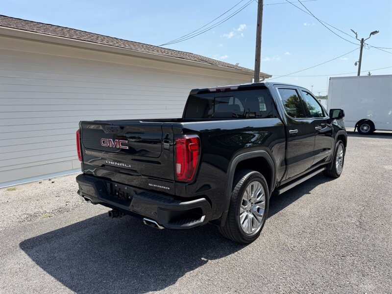 Used 2021 GMC Sierra 1500 Denali w/ Denali Ultimate Package AWD/4WD image 11