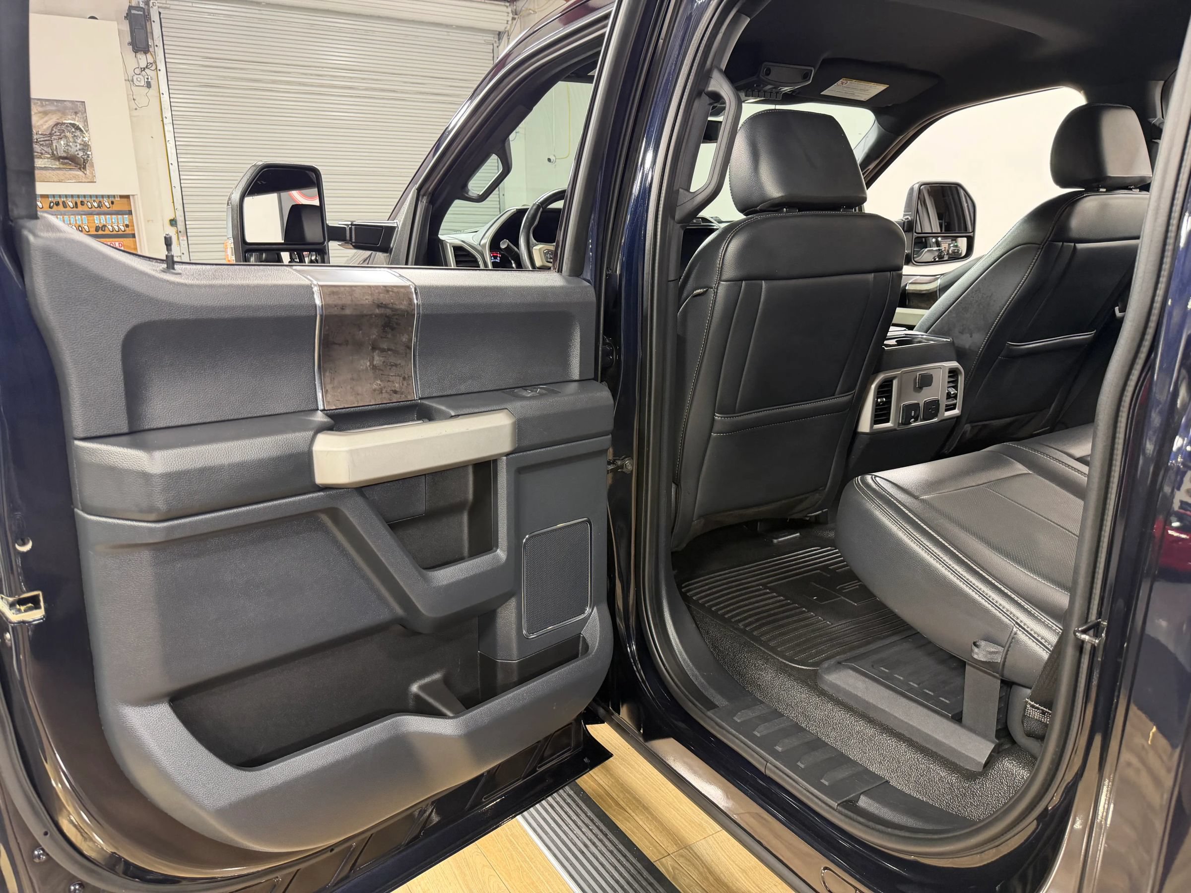 Used 2022 Ford F350 Lariat w/ Lariat Ultimate Package AWD/4WD image 16