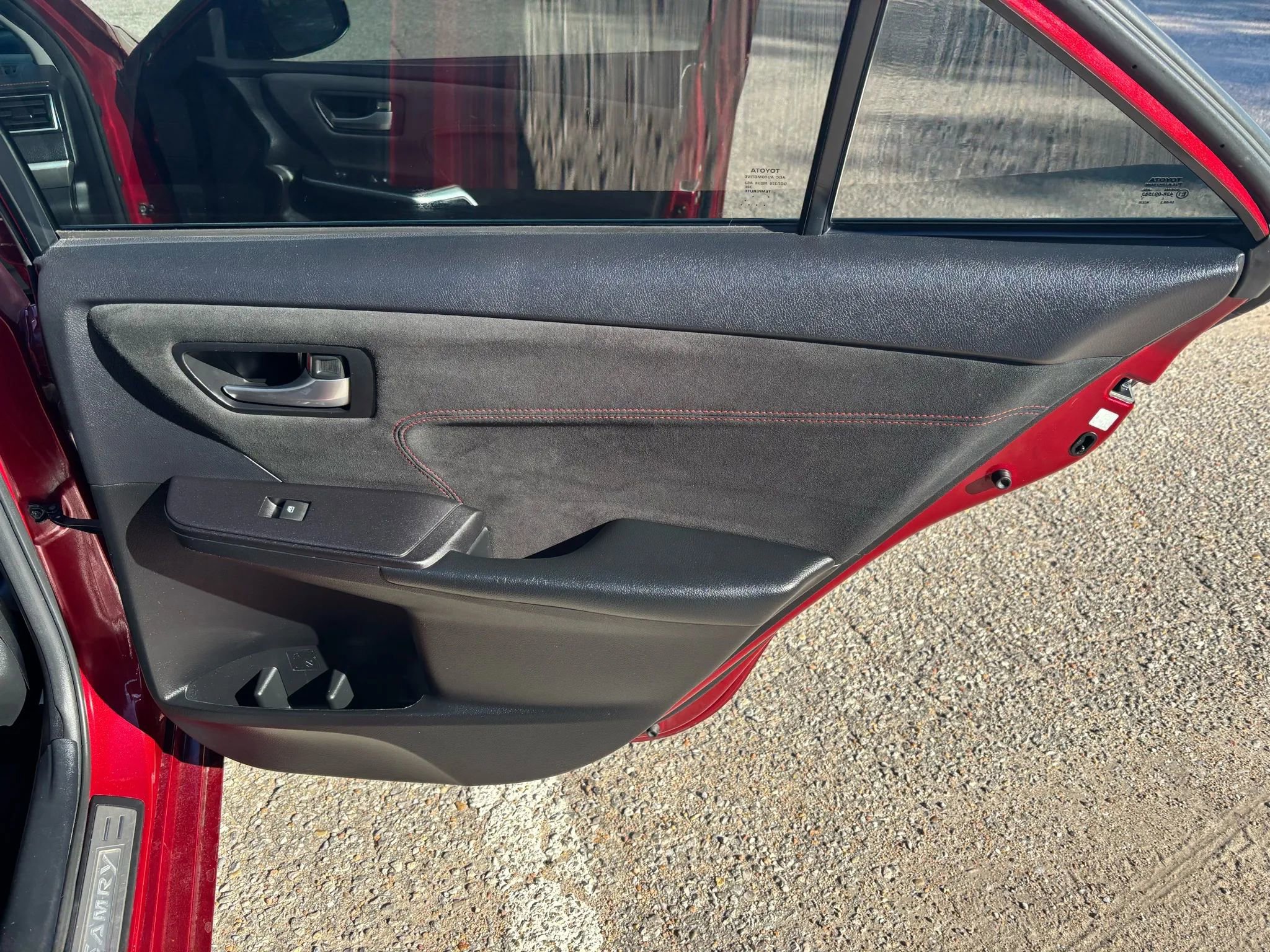 Used 2016 Toyota Camry XSE image 23