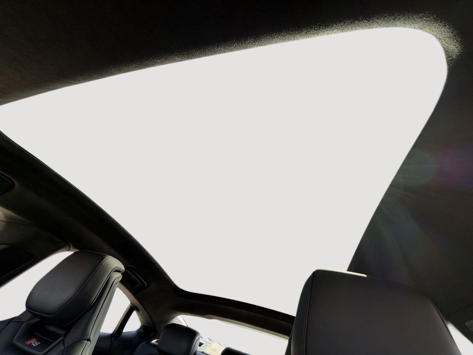 Certified 2023 Audi RS e-tron GT w/ Ceramic Brake Package AWD/4WD image 18