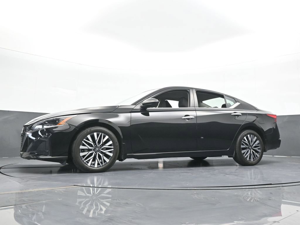 Used 2024 Nissan Altima 2.5 SV image 89