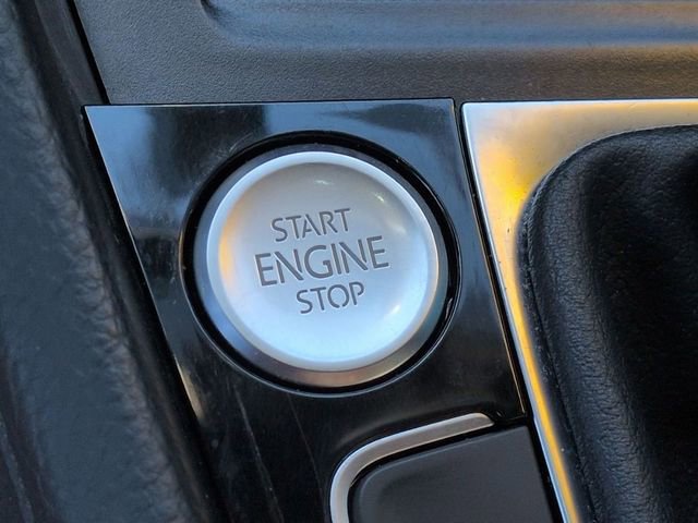 Used 2017 Volkswagen Golf 4-Door image 20