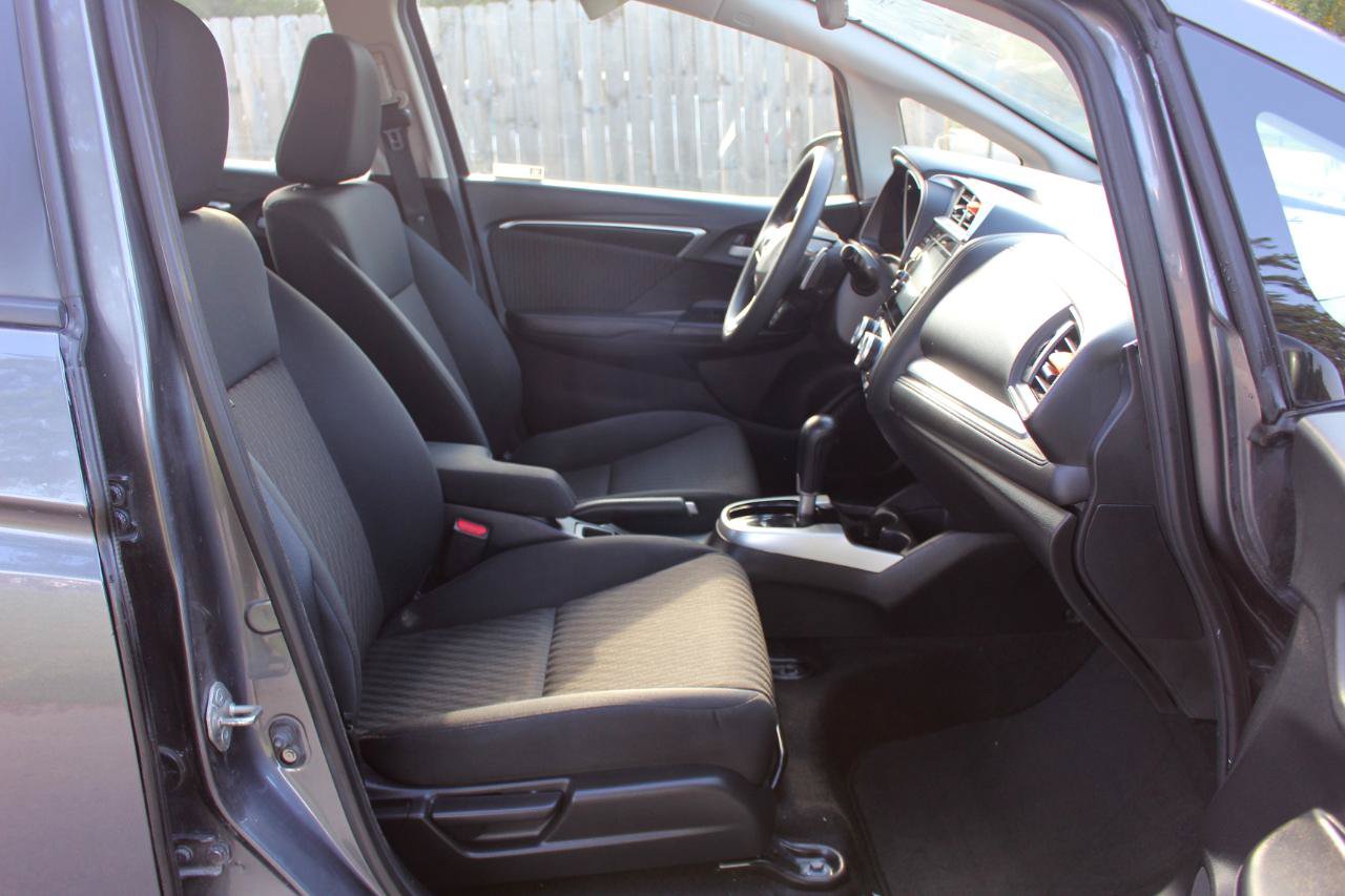 Used 2020 Honda Fit EX image 37