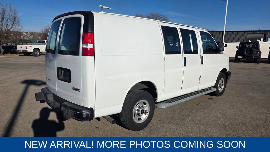 Used 2024 GMC Savana 2500 w/ Driver Convenience Package image 5