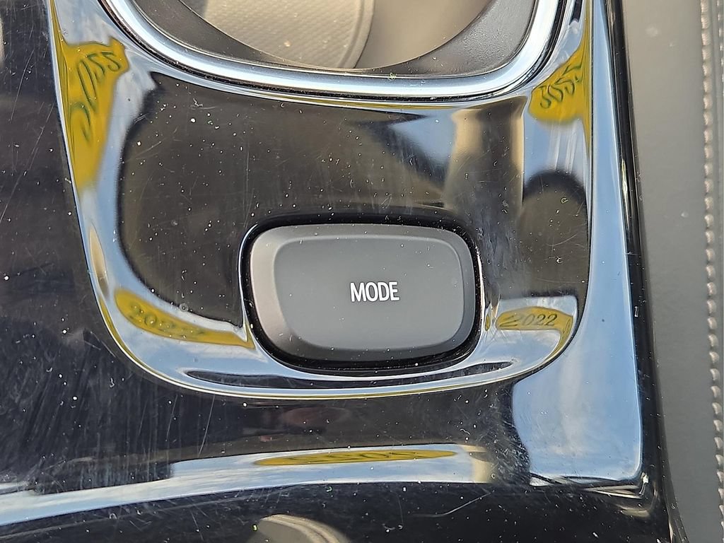 Used 2022 Buick Envision Essence w/ Technology Package I AWD/4WD image 23
