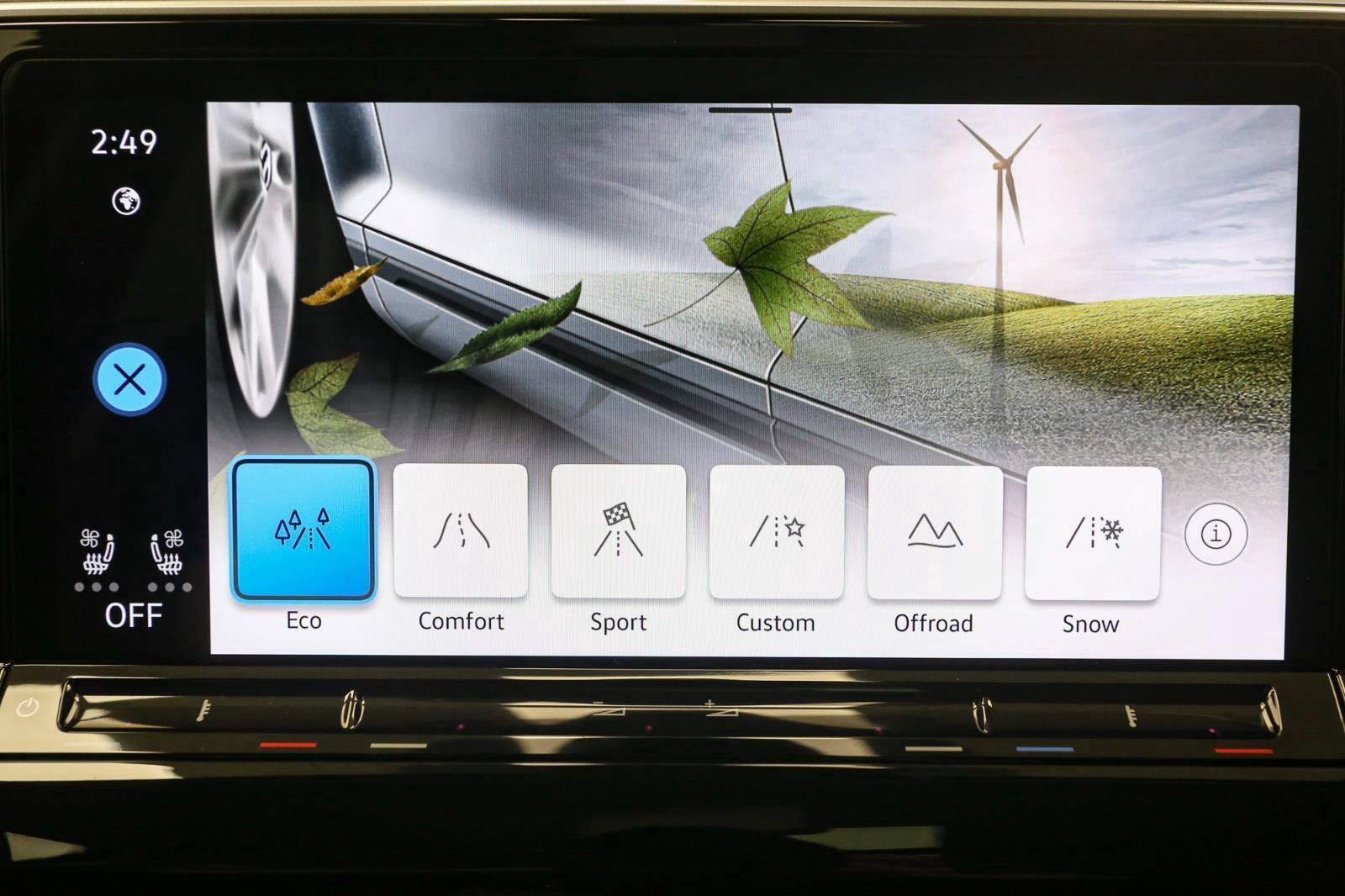 Certified 2025 Volkswagen Atlas SEL AWD/4WD image 34