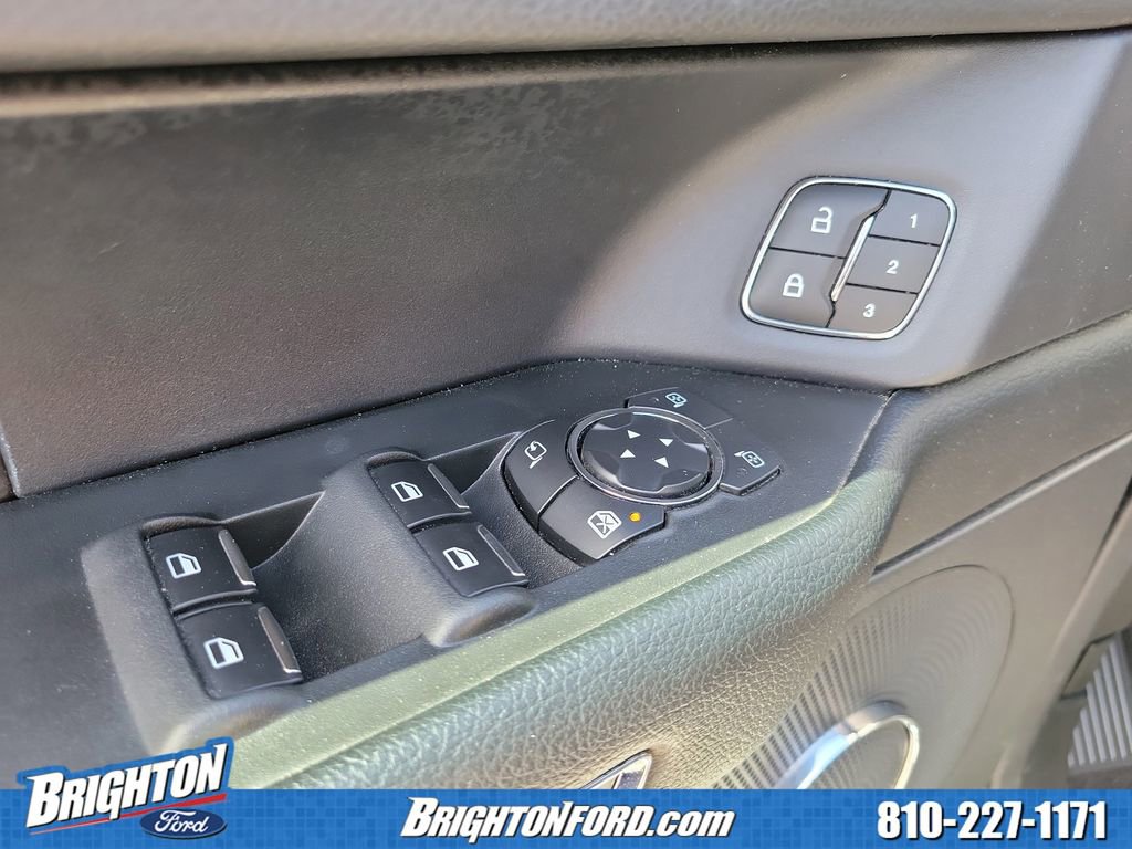 Used 2021 Ford Expedition Limited AWD/4WD image 9