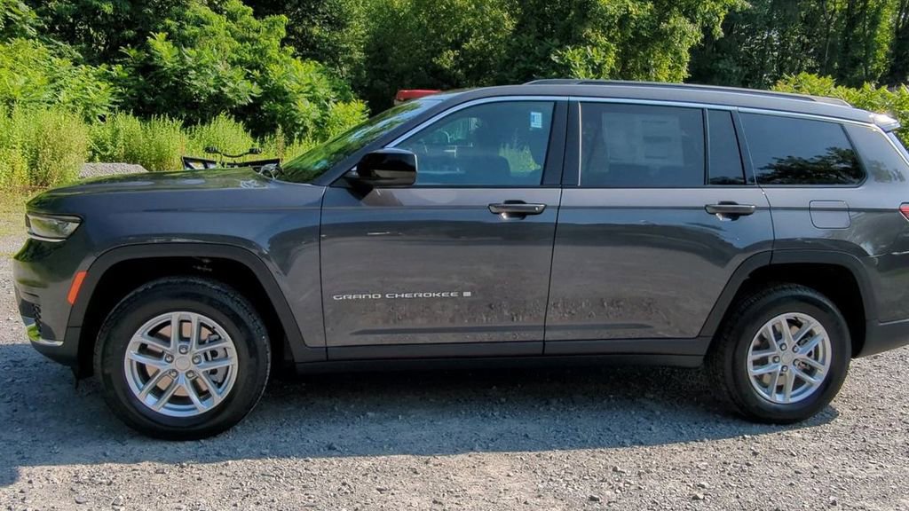 New 2025 Jeep Grand Cherokee L Laredo w/ Luxury Tech Group I image 3
