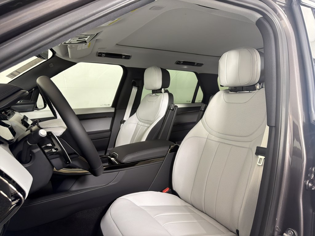 New 2027 Land Rover Range Rover Sport Dynamic SE AWD/4WD image 5