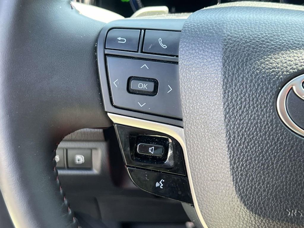 Used 2025 Toyota Camry LE AWD/4WD image 23