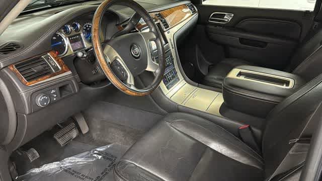 Used 2014 Cadillac Escalade ESV Platinum image 27
