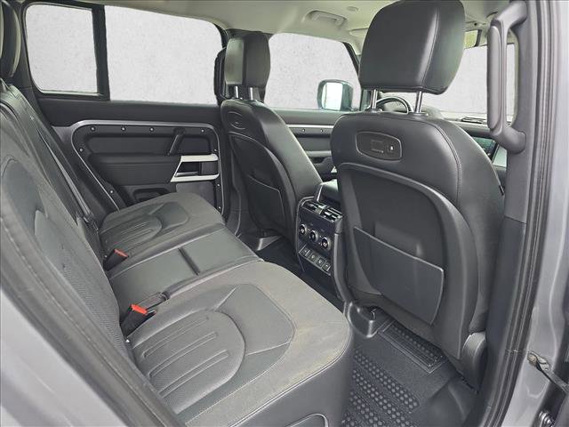 Used 2021 Land Rover Defender 110 SE image 10
