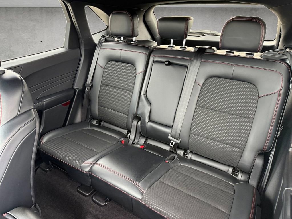 Used 2025 Ford Escape ST-Line image 22