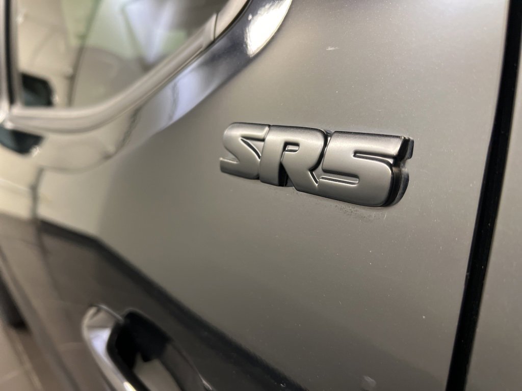 Used 2020 Toyota Tacoma SR5 w/ Technology Package image 8