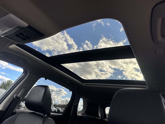 Used 2022 Nissan Rogue SV w/ SV Premium Package image 15