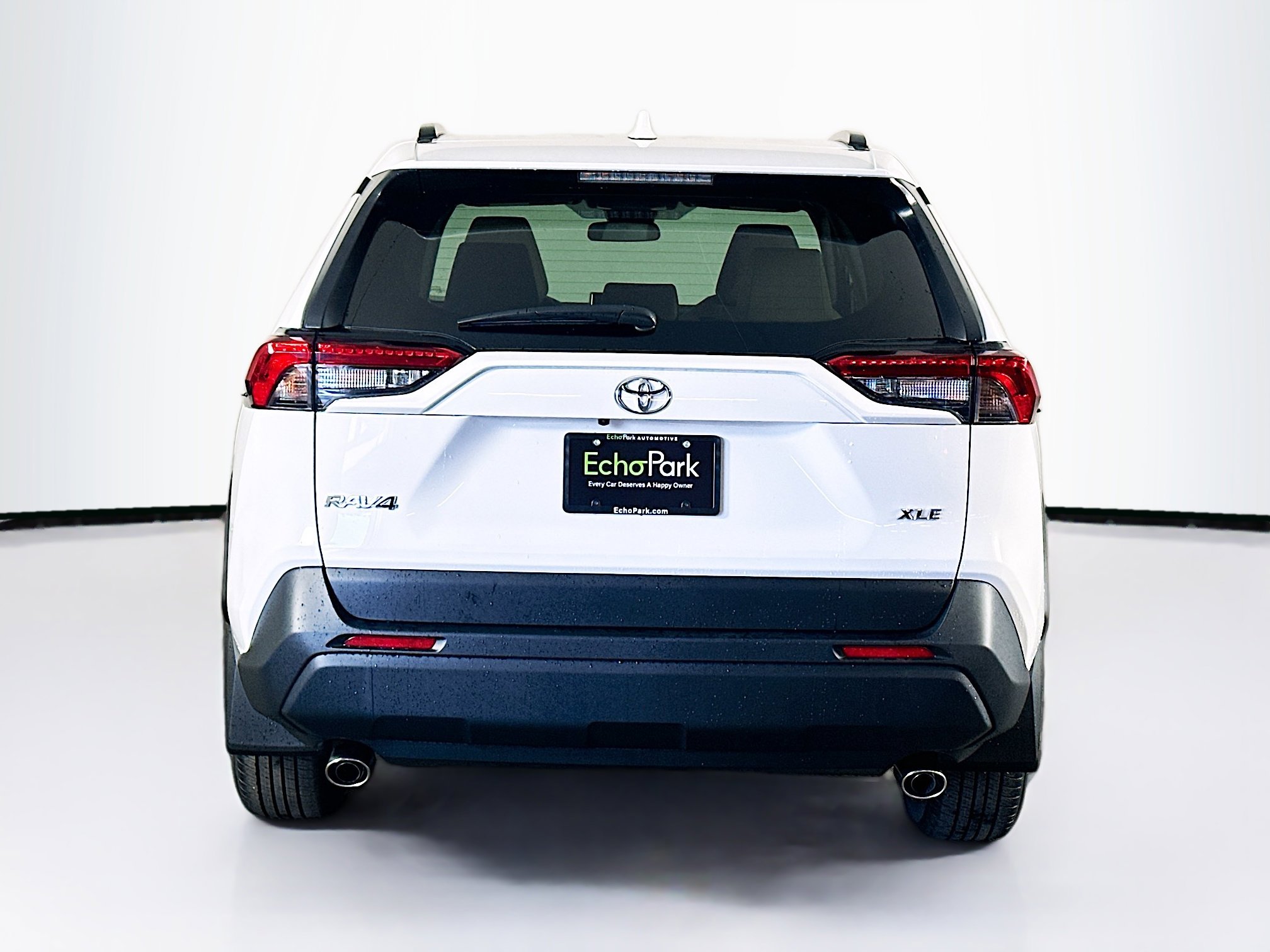 Used 2025 Toyota RAV4 XLE w/ Convenience Package image 7
