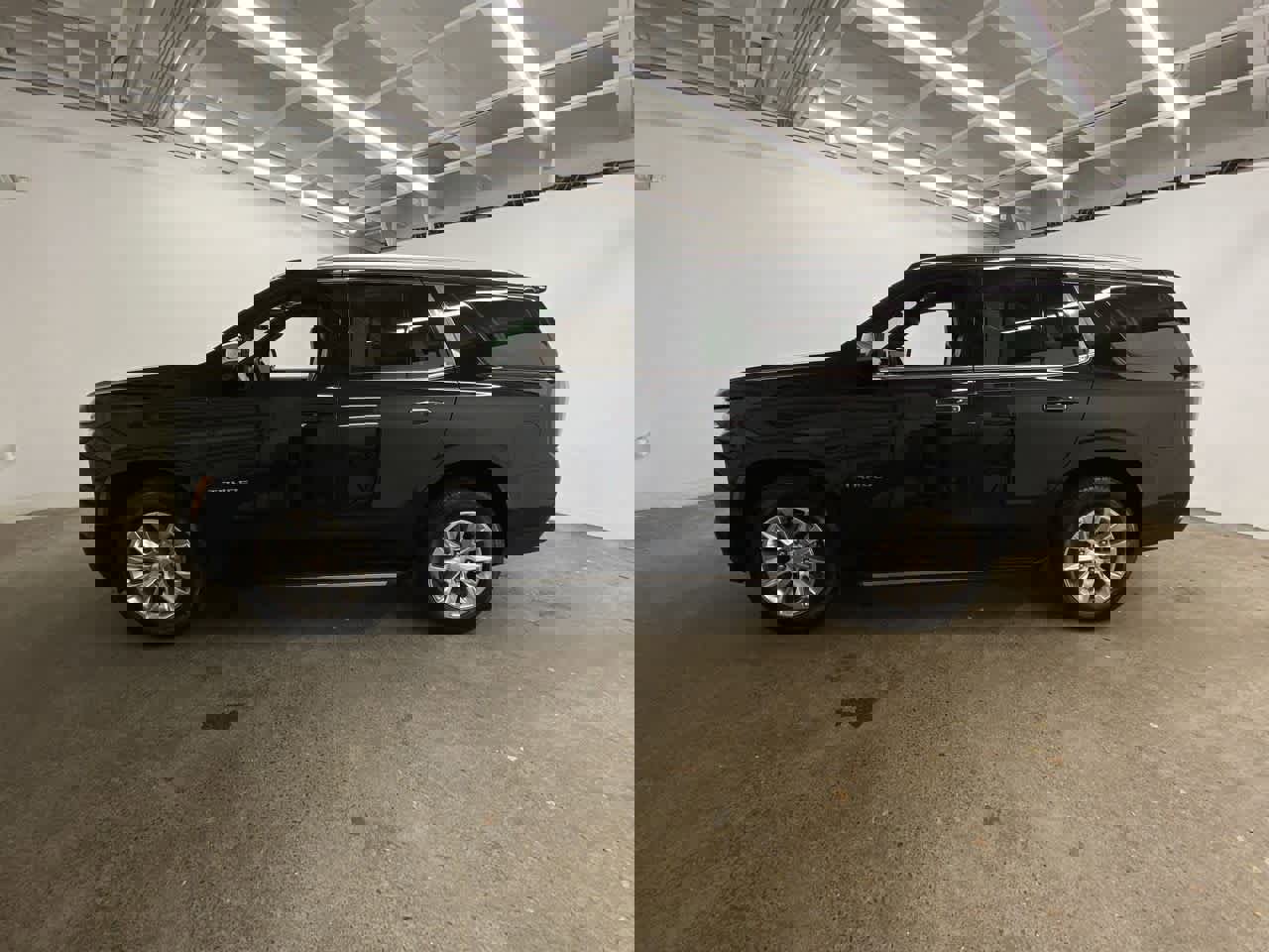 Used 2025 Chevrolet Tahoe Premier image 3