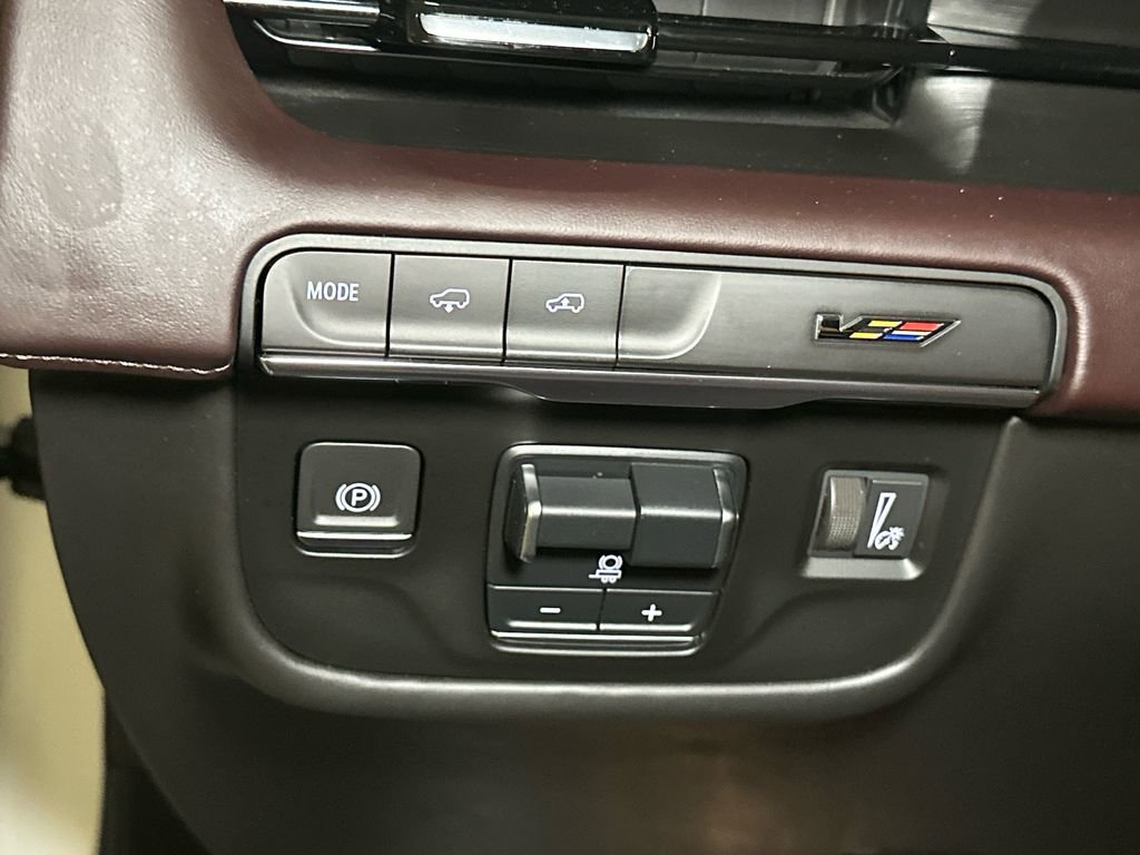 Used 2023 Cadillac Escalade ESV V image 24