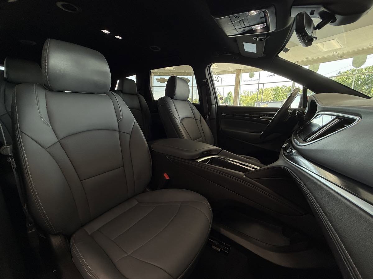Used 2024 Buick Enclave Premium image 43