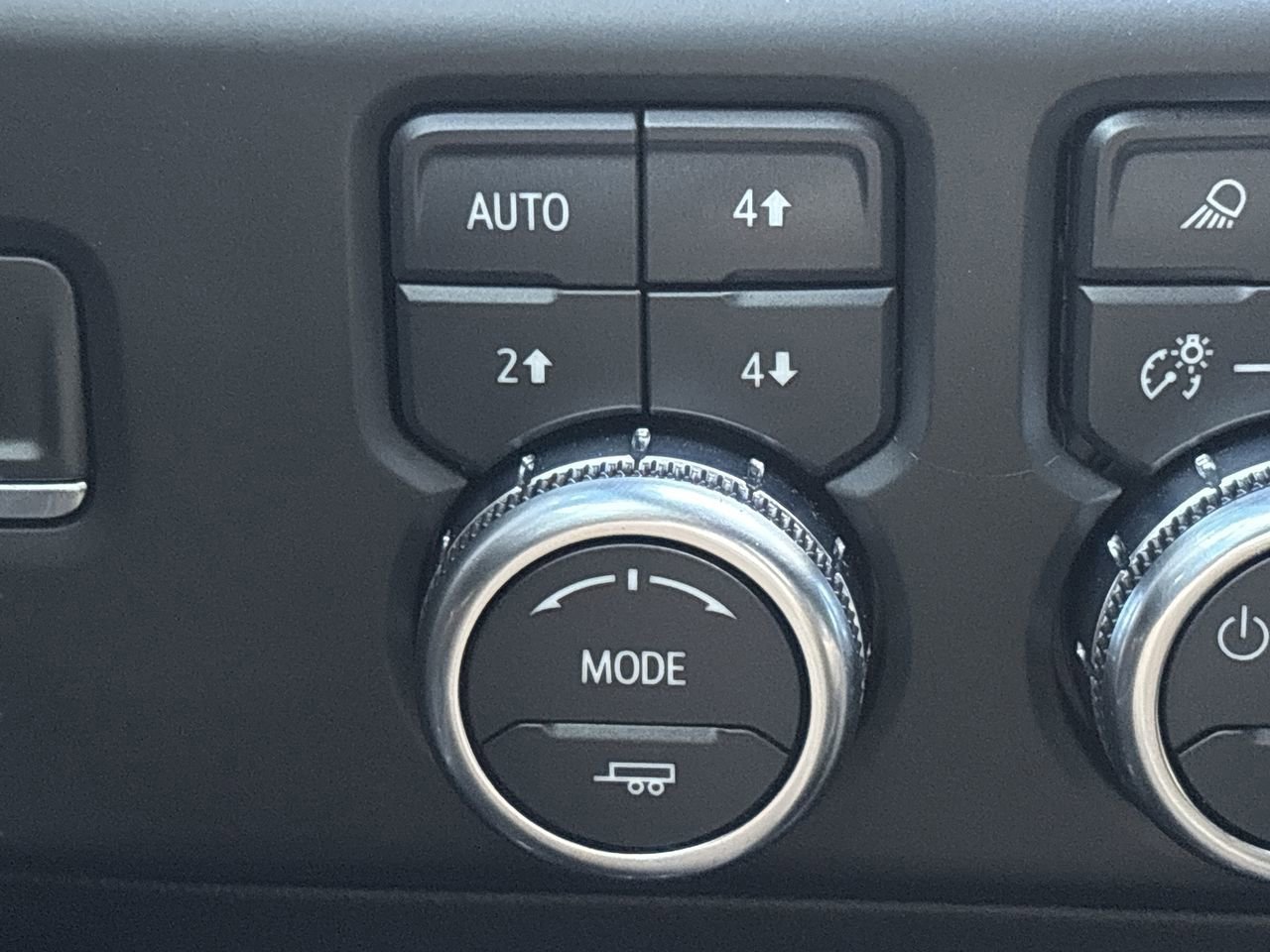 Used 2024 GMC Sierra 1500 AT4 w/ Technology Package image 25