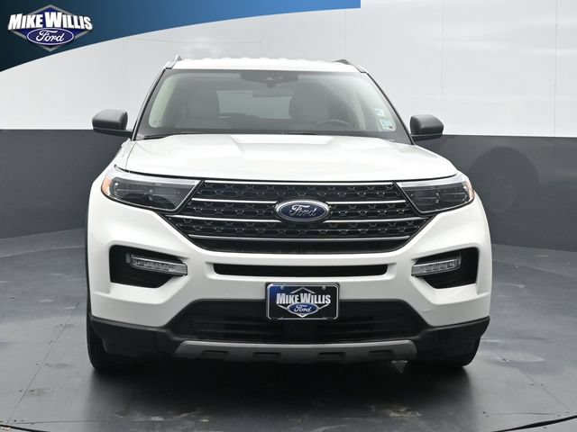 Used 2024 Ford Explorer XLT w/ Equipment Group 202A RWD image 2