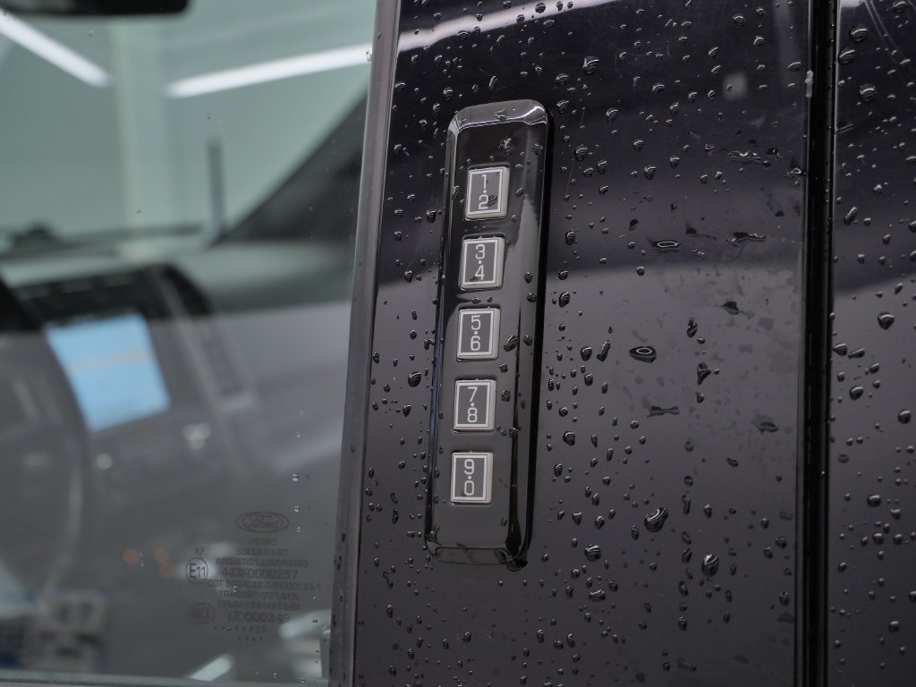 Used 2019 Ford F150 Platinum w/ Equipment Group 701A Luxury AWD/4WD image 16