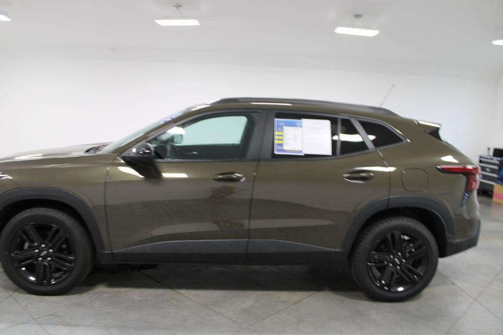 Used 2024 Chevrolet Trax ACTIV w/ Sunroof Package FWD image 6