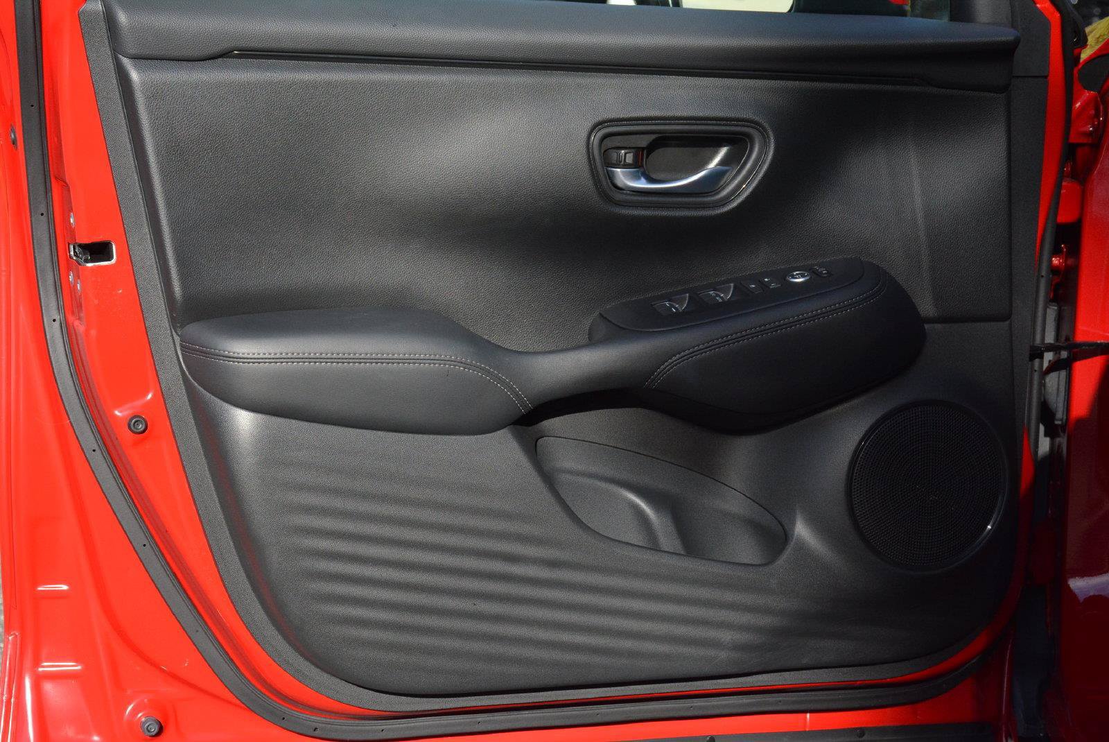 Used 2025 Honda HR-V EX-L image 9