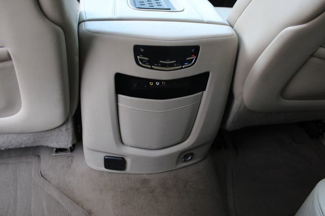 Used 2015 Cadillac Escalade ESV Premium AWD/4WD image 26