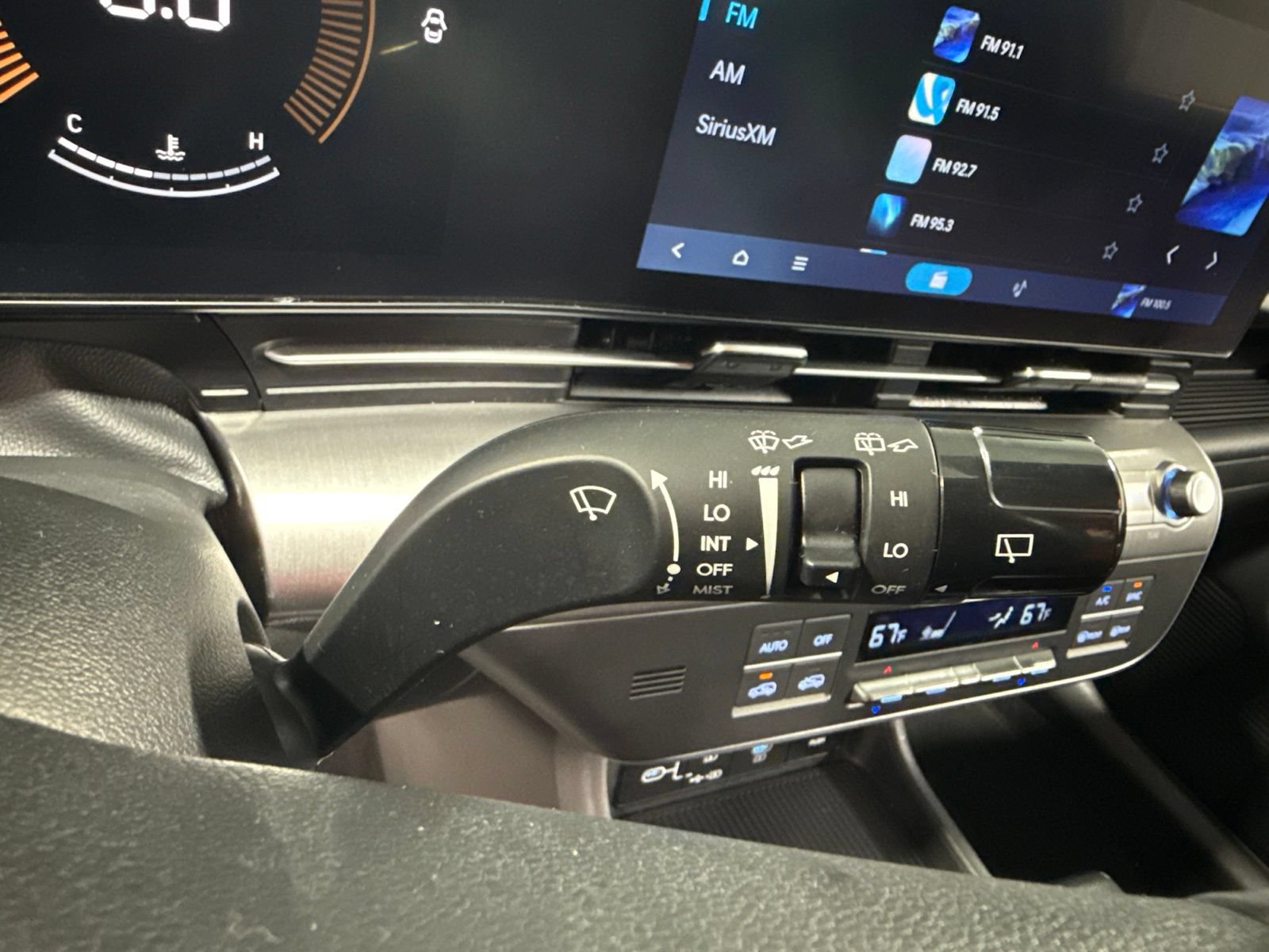 Used 2025 Hyundai Kona SEL AWD/4WD image 37