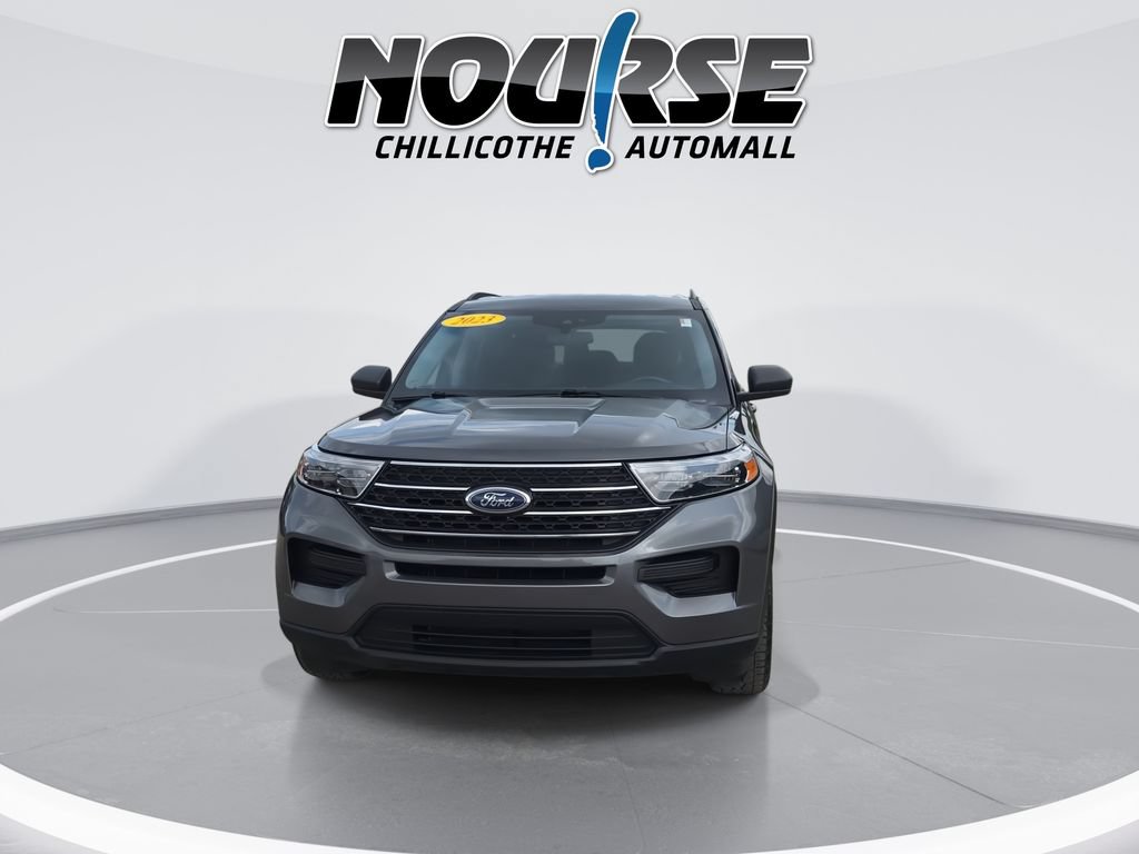 Used 2023 Ford Explorer XLT AWD/4WD image 3