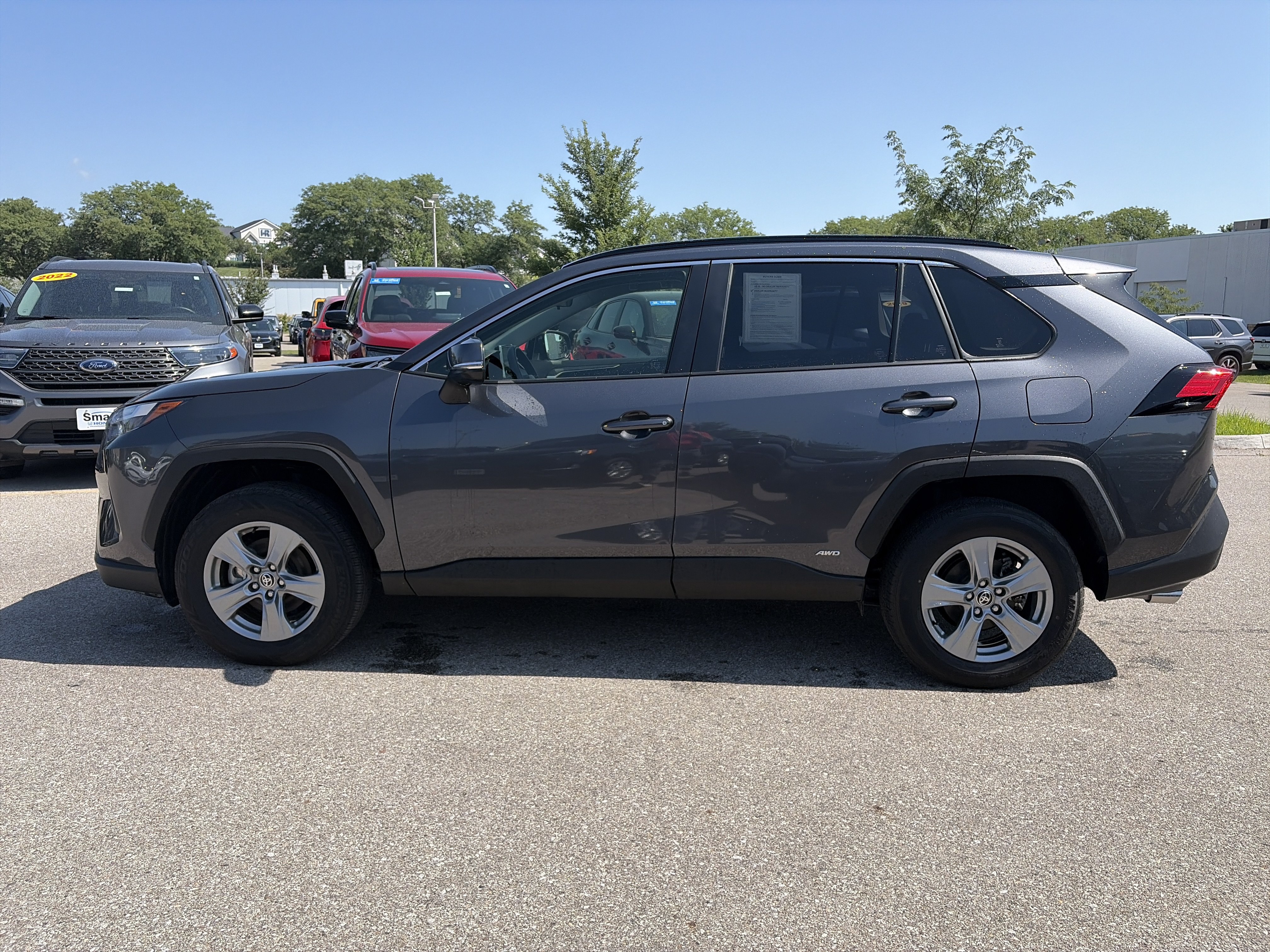 Used 2025 Toyota RAV4 LE AWD/4WD image 8