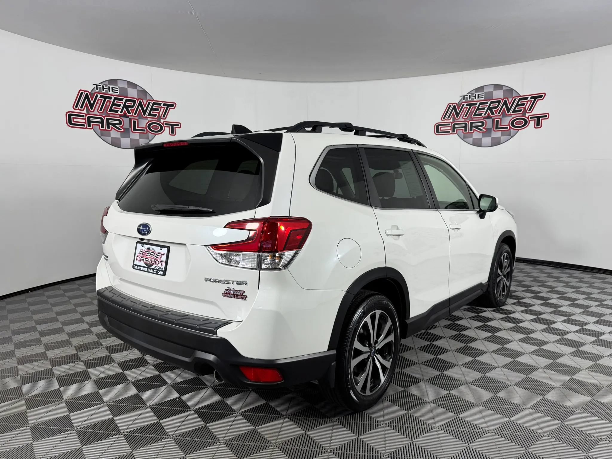 Used 2024 Subaru Forester Limited AWD/4WD image 7