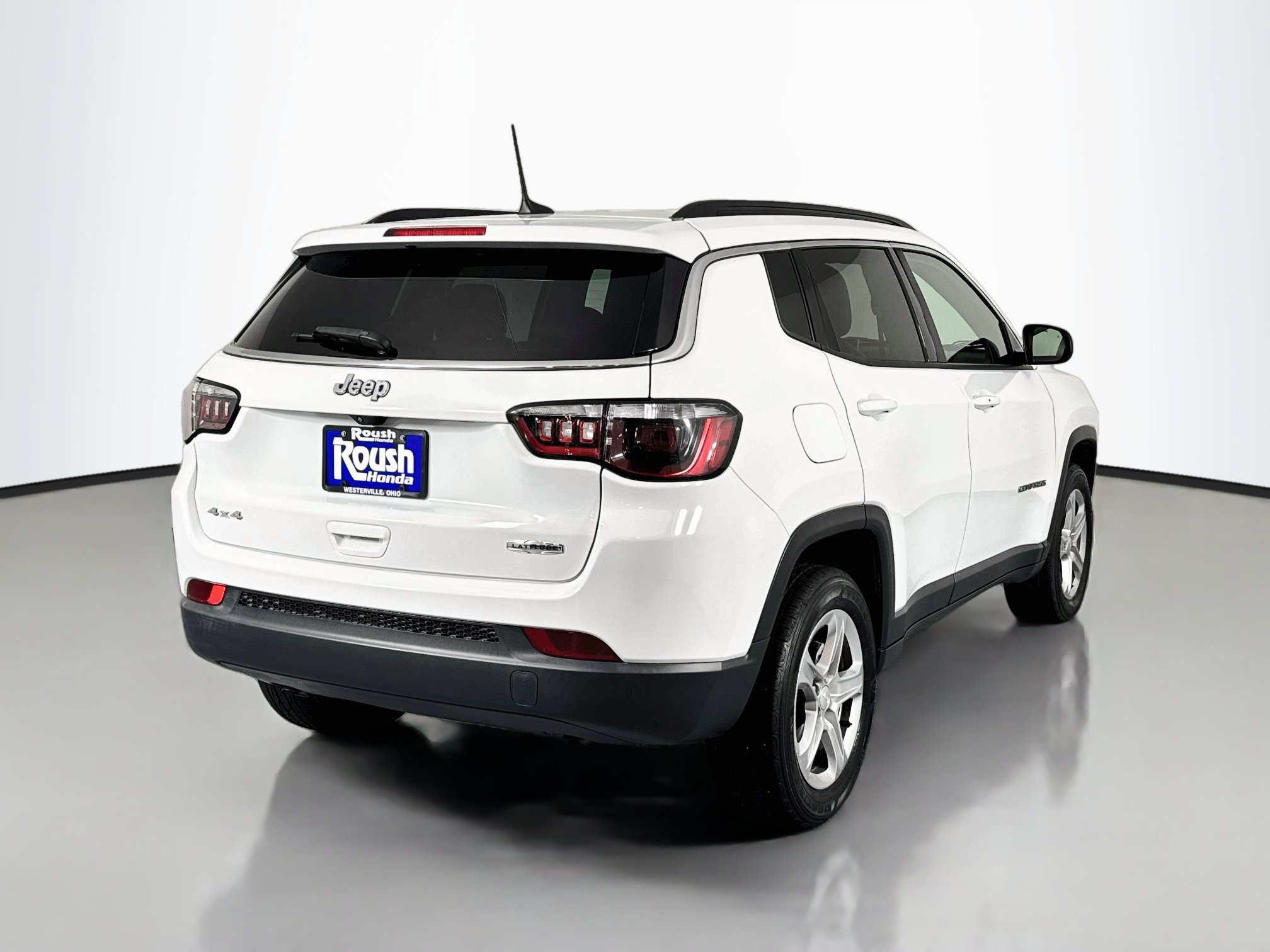 Used 2023 Jeep Compass Latitude AWD/4WD image 5