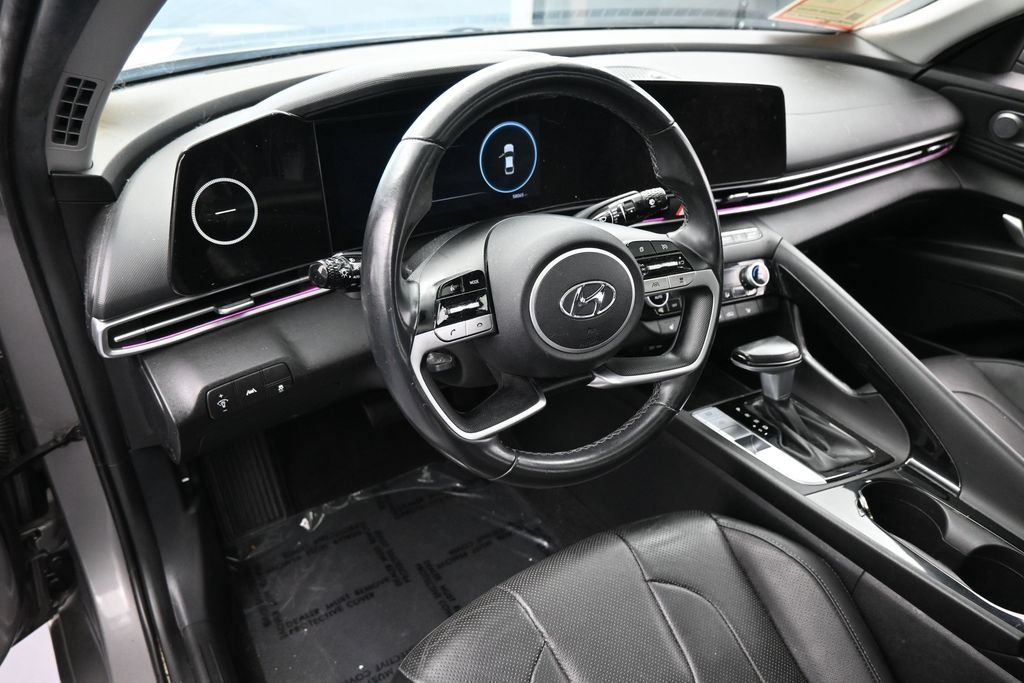 Used 2022 Hyundai Elantra Limited FWD image 12