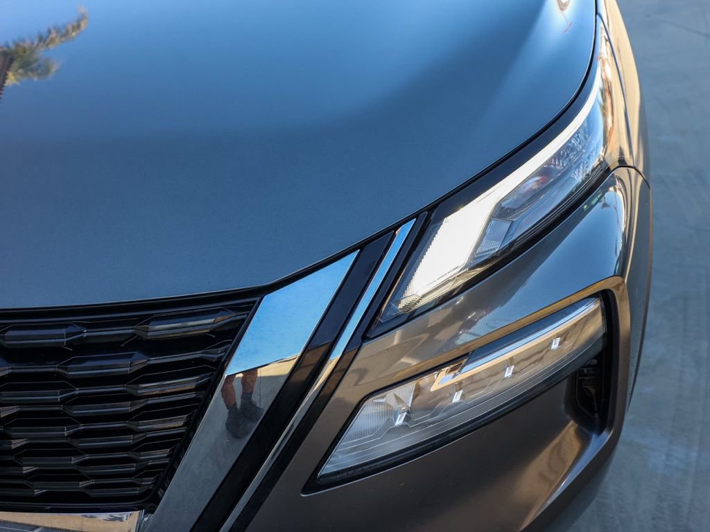 Used 2023 Nissan Rogue SV image 12