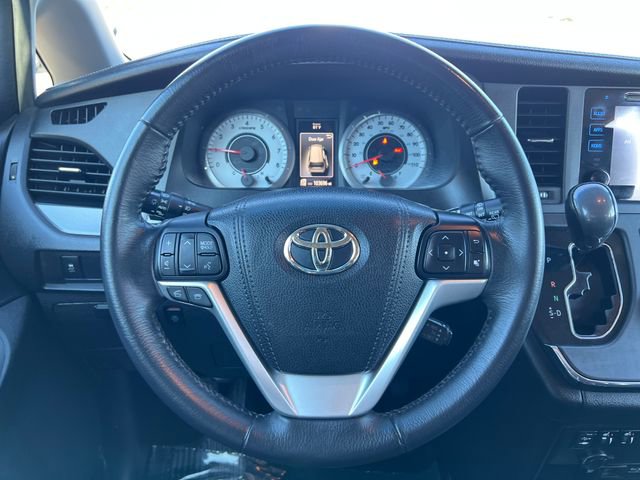 Used 2017 Toyota Sienna SE image 20