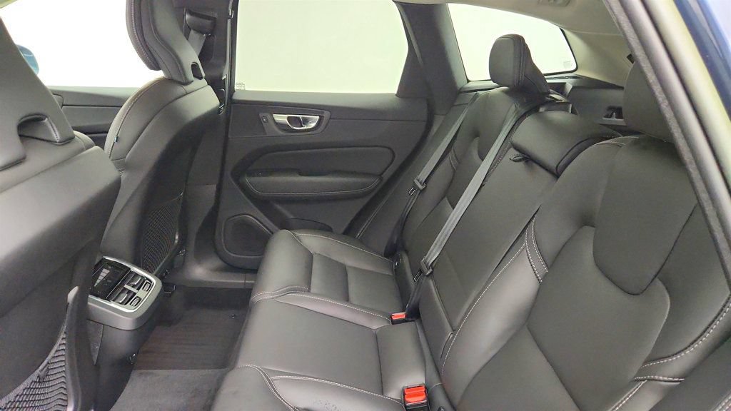 Used 2022 Volvo XC60 B5 Inscription w/ Advanced Package AWD/4WD image 20
