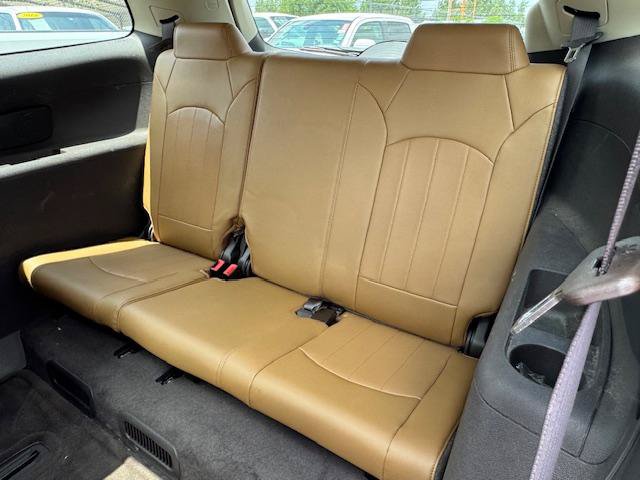 Used 2015 Buick Enclave Premium FWD image 30