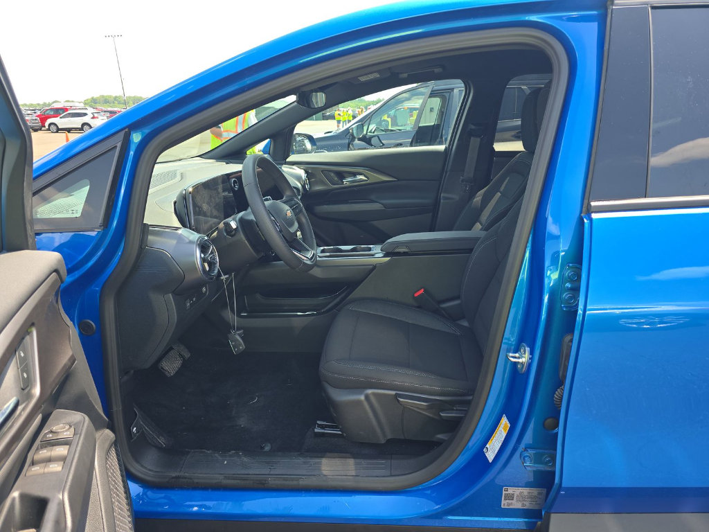 Used 2026 Chevrolet Equinox EV LT FWD image 5