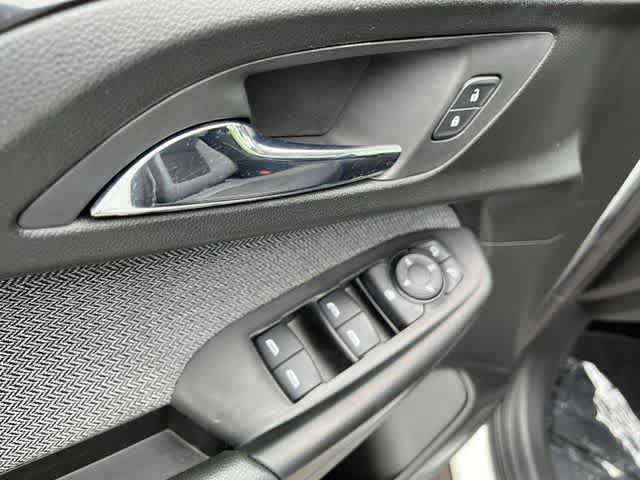 Used 2022 Chevrolet TrailBlazer LT w/ Confidence II Package FWD image 31